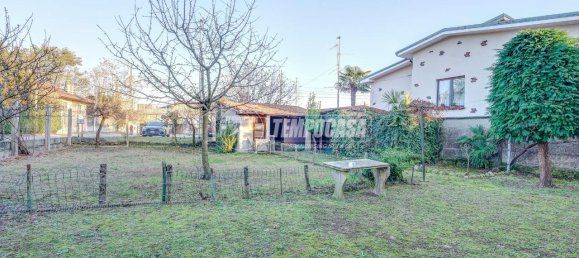 Вилла с 4 комнатами в Кастано Примо, Италия № 66806 31