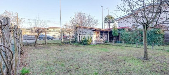 Вилла с 4 комнатами в Кастано Примо, Италия № 66806 3