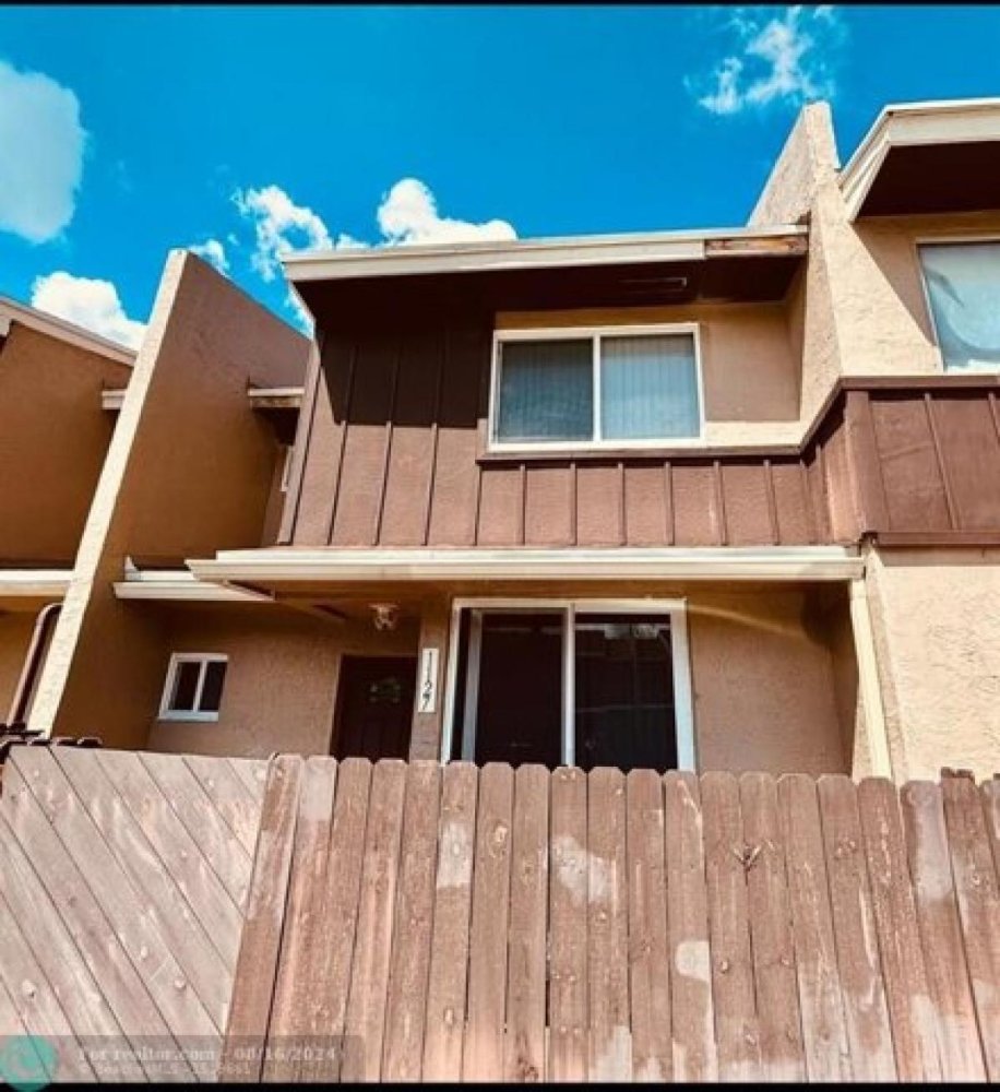 2 bedrooms House in North Lauderdale, USA No. 383741