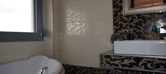 Gewerbliche Immobilie in Thermi, Greece 195m², Nr. 5390 16