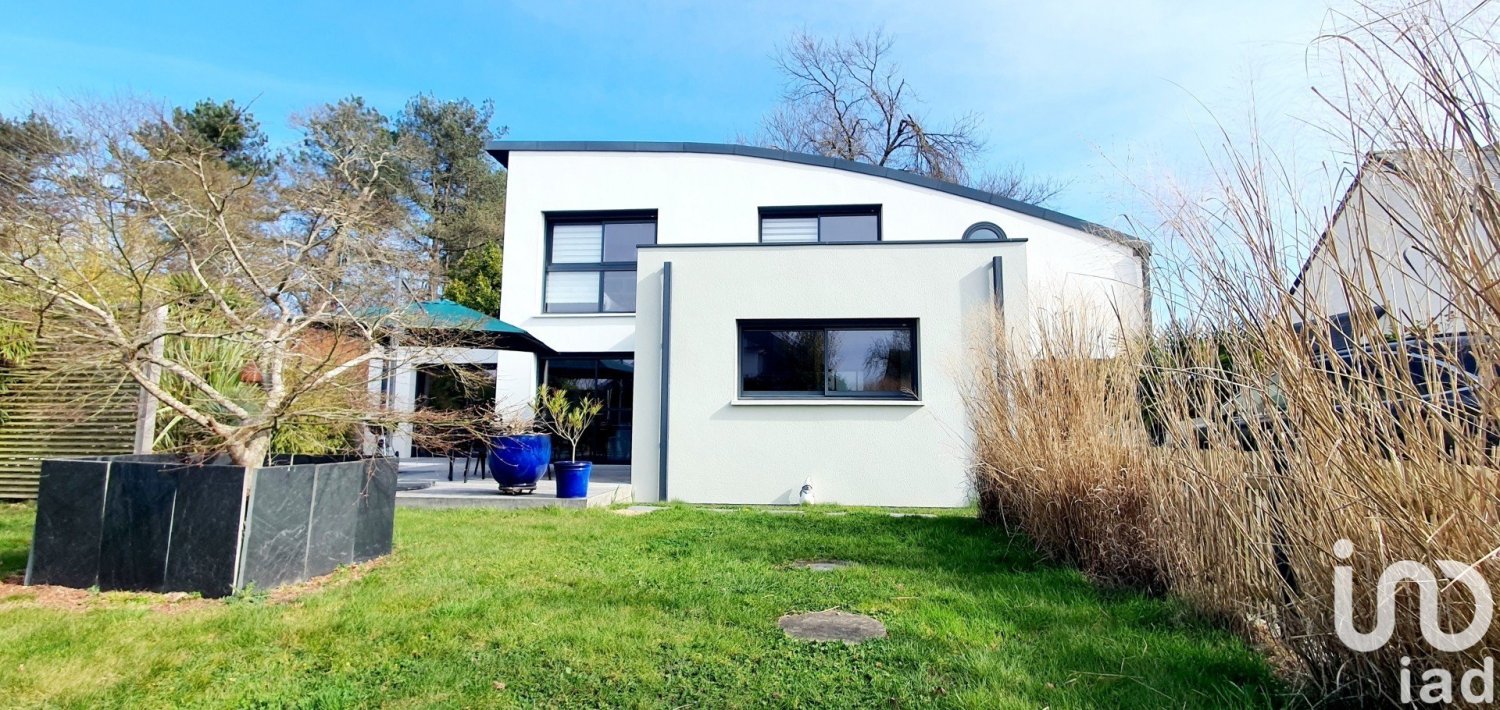 Casa de 5 dormitorios en Ploeren, France No. 193236