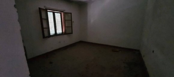 Studio in Vicopisano, Italy No. 84222 12