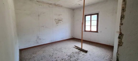 Studio in Vicopisano, Italy No. 84222 11