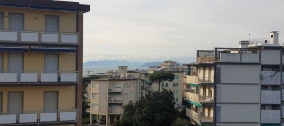 3 bedrooms Apartment in Viareggio, Italy No. 337278 5
