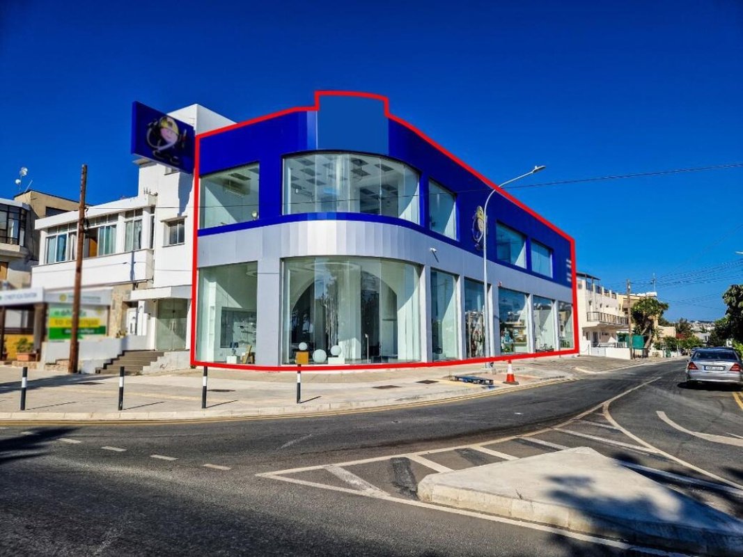 320 m² propiedad comercial en venta en Paphos, Cyprus № 24529