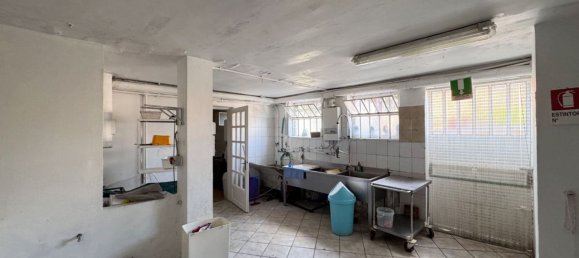 1200m² Building in Ferrere, Italy No. 345573 18