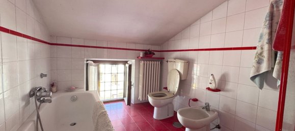 1200m² Building in Ferrere, Italy No. 345573 30