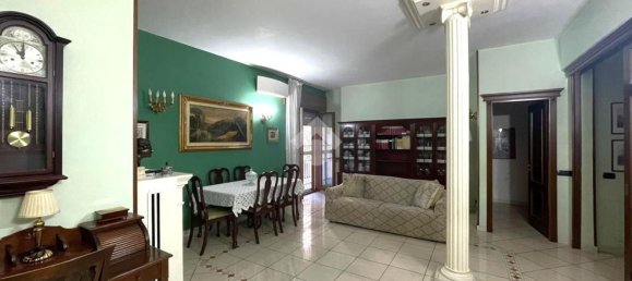 4 bedrooms Apartment in Portici, Italy No. 334783 2