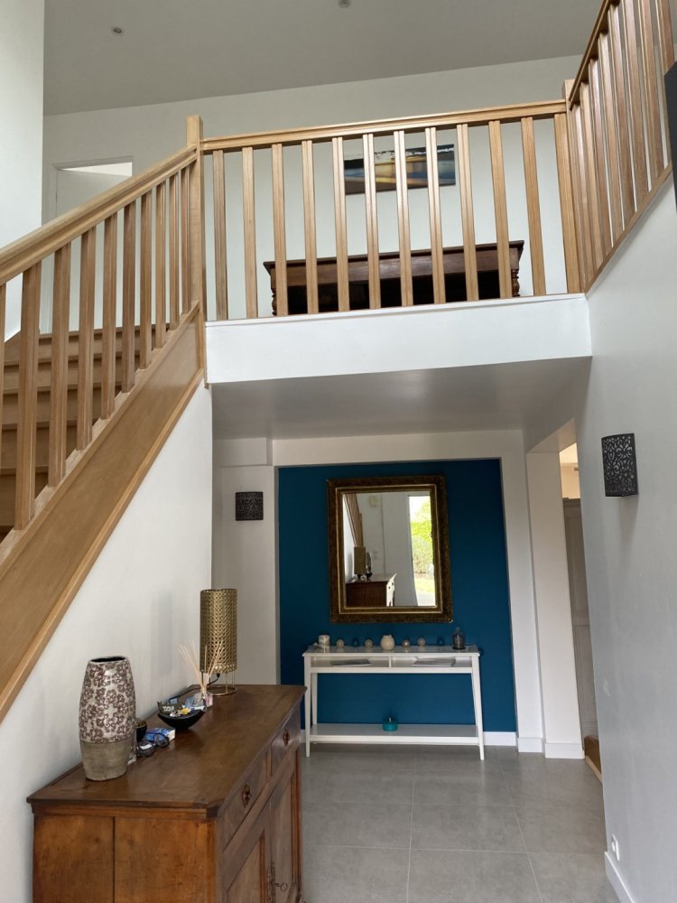 Villa de 5 dormitorios en Bruz, France No. 259432