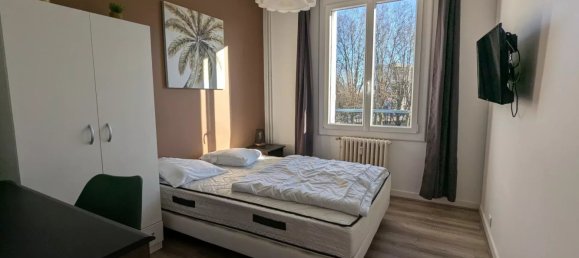 3 bedrooms Apartment in Troyes, France No. 217975 2