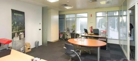 102m² Commercial property in Lisbon, Portugal No. 264562 15