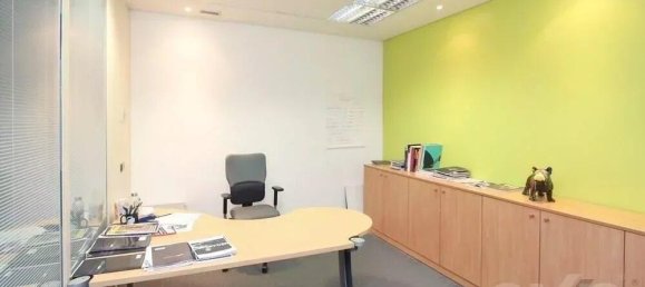 102m² Commercial property in Lisbon, Portugal No. 264562 11