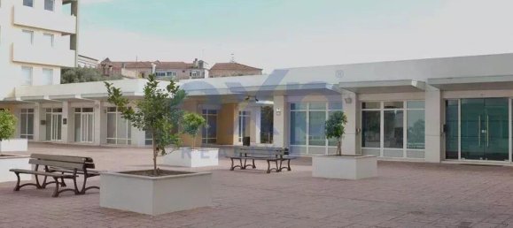 102m² Commercial property in Lisbon, Portugal No. 264562 2