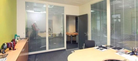 102m² Commercial property in Lisbon, Portugal No. 264562 13