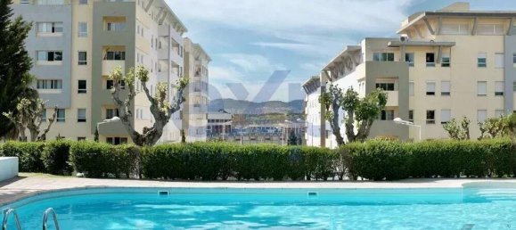 102m² Commercial property in Lisbon, Portugal No. 264562 3