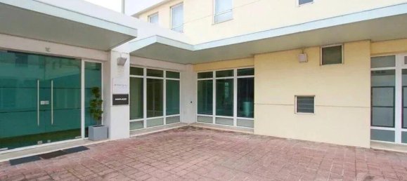 102m² Commercial property in Lisbon, Portugal No. 264562 7