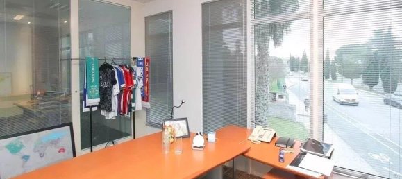 102m² Commercial property in Lisbon, Portugal No. 264562 12