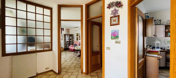 Studio in Udine, Italy No. 165586 8