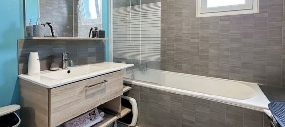 4 bedrooms House in Petite-Foret, France No. 226248 10