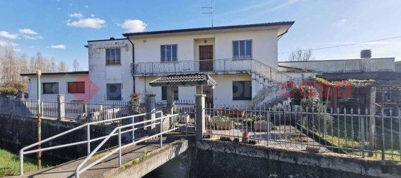 11 rooms House in Gazzo Veronese, Italy No. 261737 2