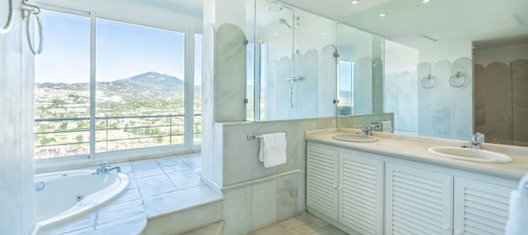 5 bedrooms Penthouse in Marbella, Spain No. 34192 20