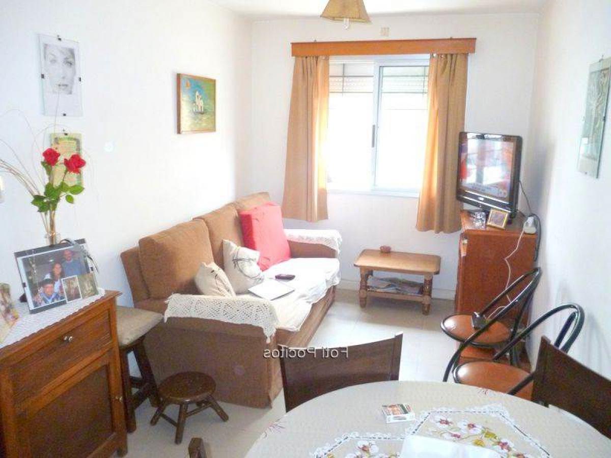 2 bedrooms Apartment in Montevideo, Uruguay No. 7600
