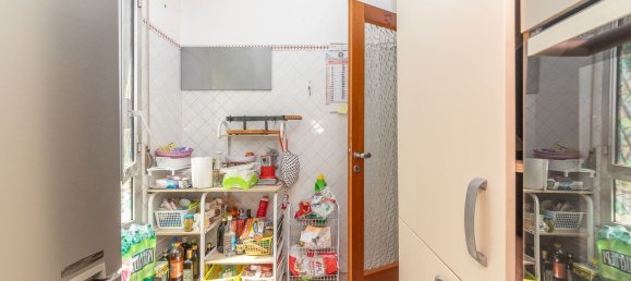 3 rooms Apartment in Rome, Italy No. 277560 10