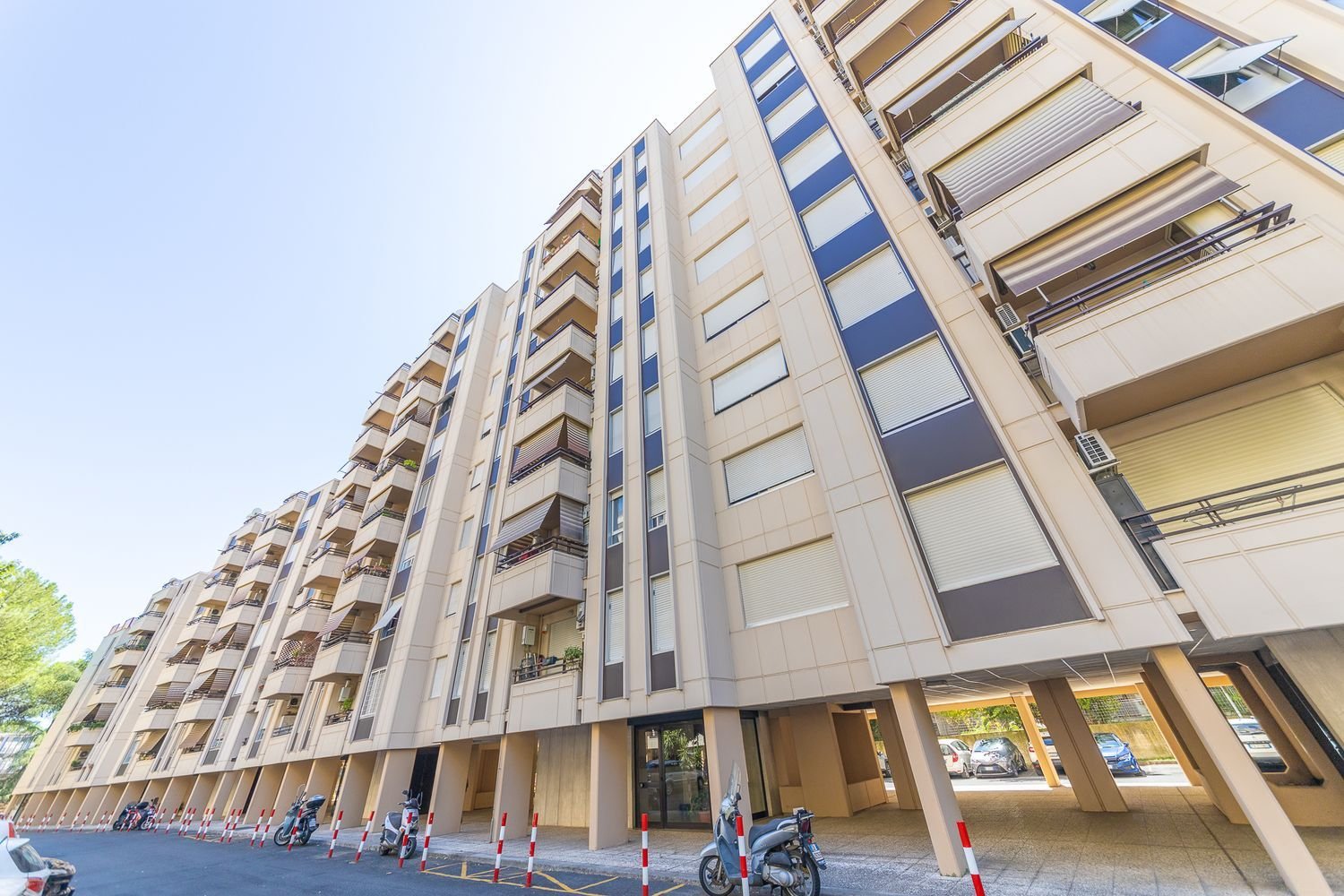 3 rooms Apartment in Rome, Italy No. 277560