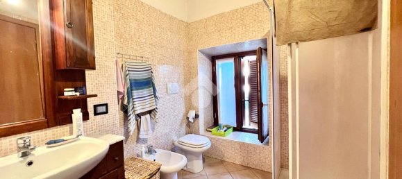 4 غرف نوم منزل في Solto Collina, Italy رقم 211474 10