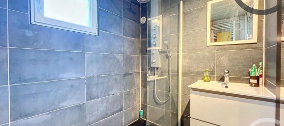 3 chambres Maison de ville à Saint-André-les-Vergers, France No. 242529 4