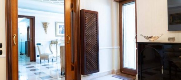 6 rooms Apartment in Naples, Italy No. 138011 14