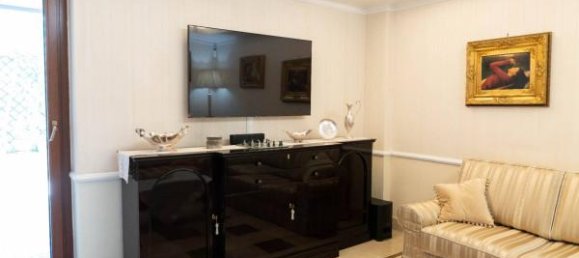 6 rooms Apartment in Naples, Italy No. 138011 12