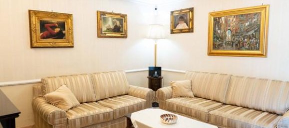 6 rooms Apartment in Naples, Italy No. 138011 8