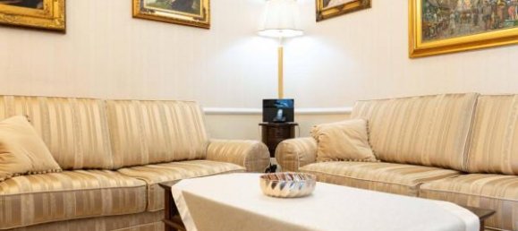 6 rooms Apartment in Naples, Italy No. 138011 10