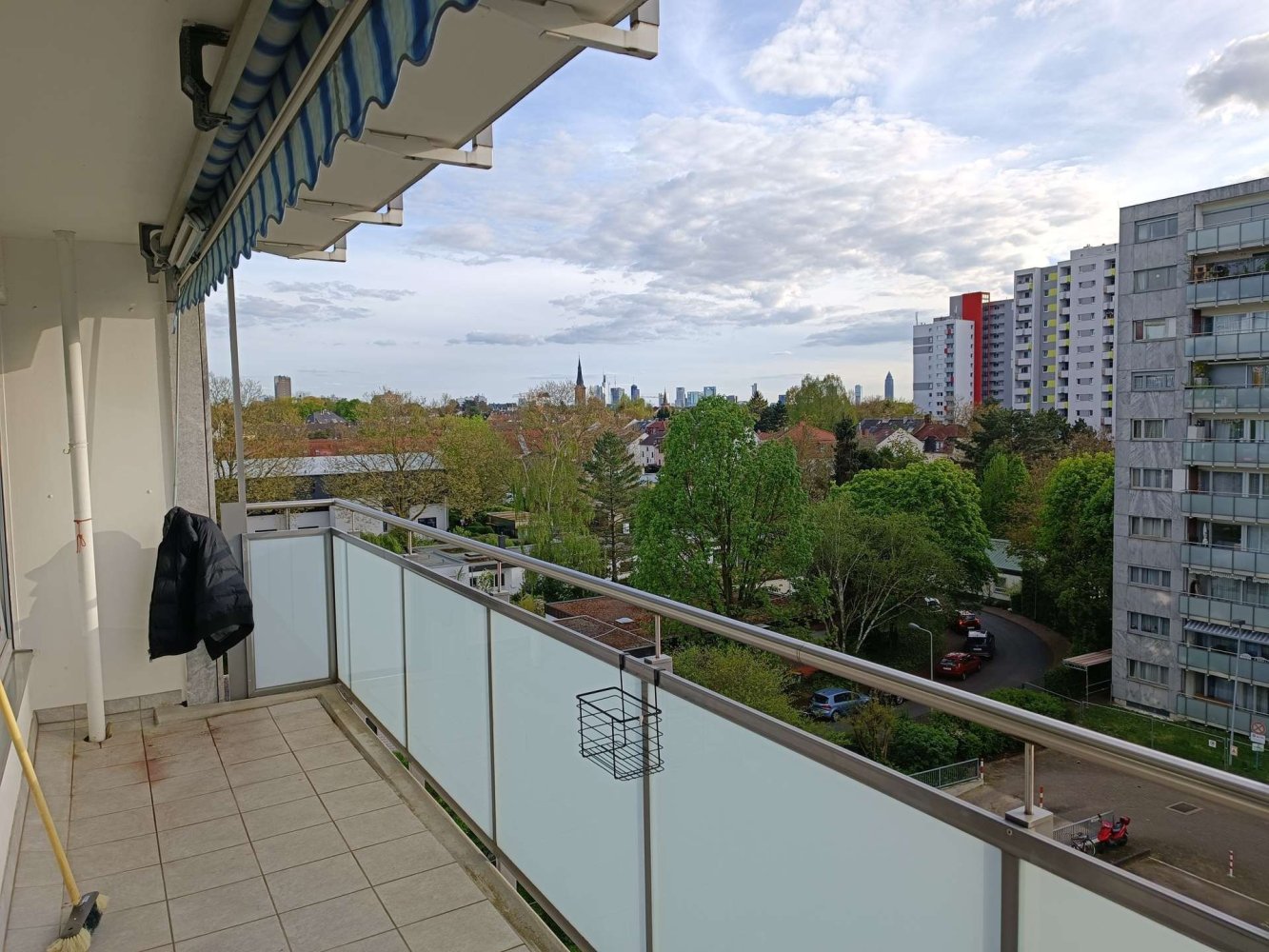 Apartamento de 2 habitaciónes en Frankfurt am Main, Germany No. 12472
