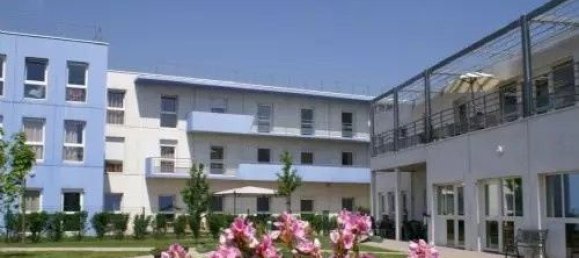 Квартира с 1 спальней в Они, Франция № 300628 2