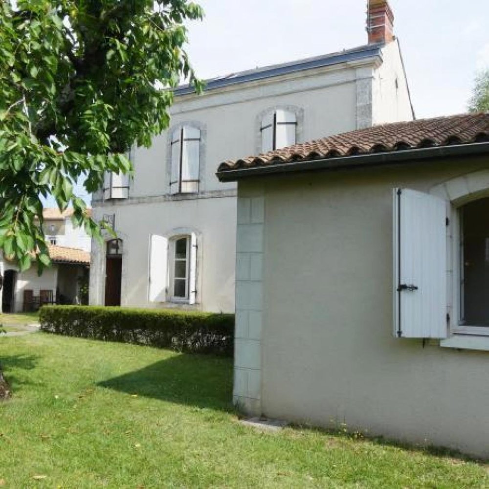 Casa T3 em Ruffec, France N.º 29388