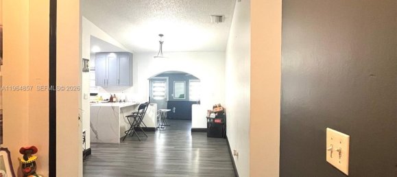 3 bedrooms Villa for sale in Miami, Miami-Dade, Florida, USA № 614392 5
