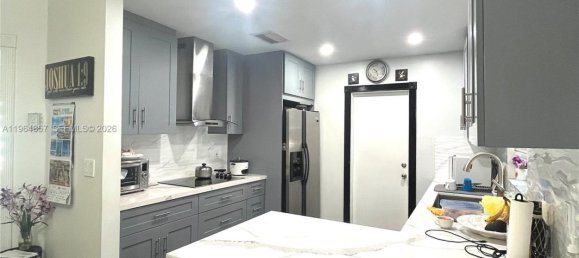 3 bedrooms Villa for sale in Miami, Miami-Dade, Florida, USA № 614392 10