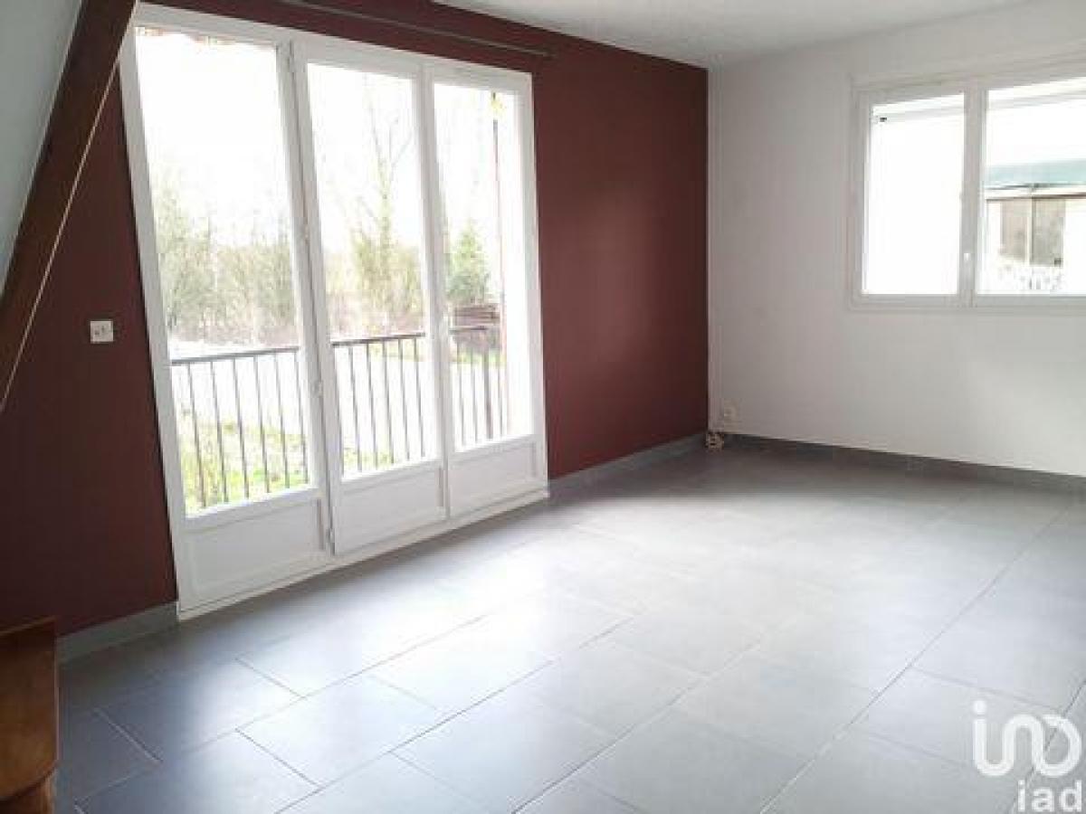 2 bedrooms House in Douchy, France No. 8543