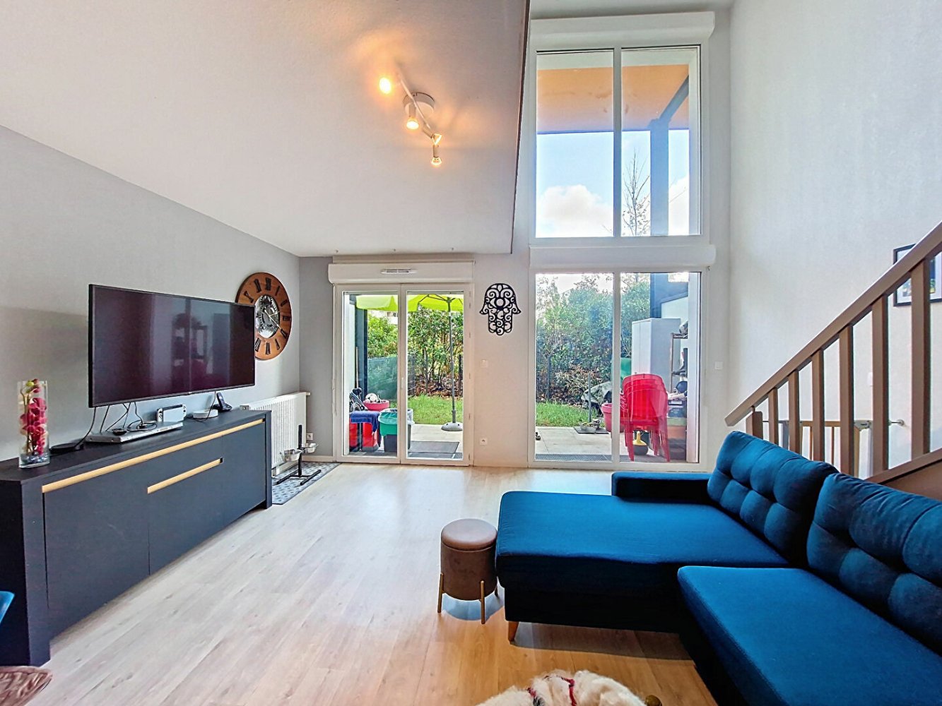 3 bedrooms Duplex in Merignac, France No. 358033