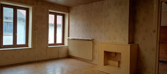 Дом с 6 спальнями в Сен-Жульен-сюр-Рессуз, Франция № 290878 5