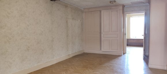 Дом с 6 спальнями в Сен-Жульен-сюр-Рессуз, Франция № 290878 4