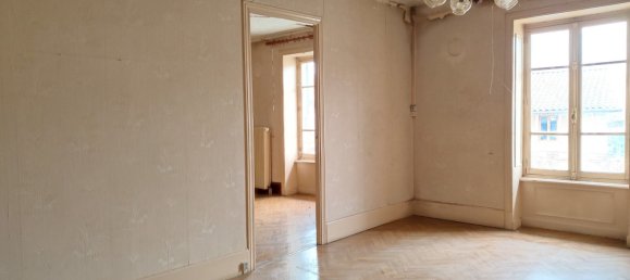 Дом с 6 спальнями в Сен-Жульен-сюр-Рессуз, Франция № 290878 9