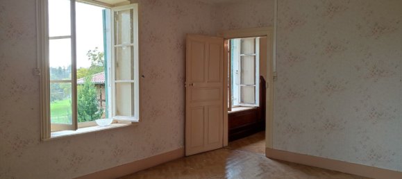 Дом с 6 спальнями в Сен-Жульен-сюр-Рессуз, Франция № 290878 3