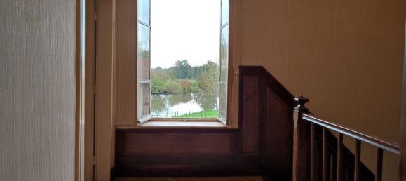 Дом с 6 спальнями в Сен-Жульен-сюр-Рессуз, Франция № 290878 6