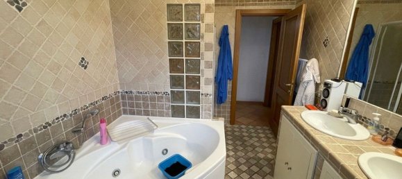 8 rooms Apartment in Siena, Italy No. 142494 12