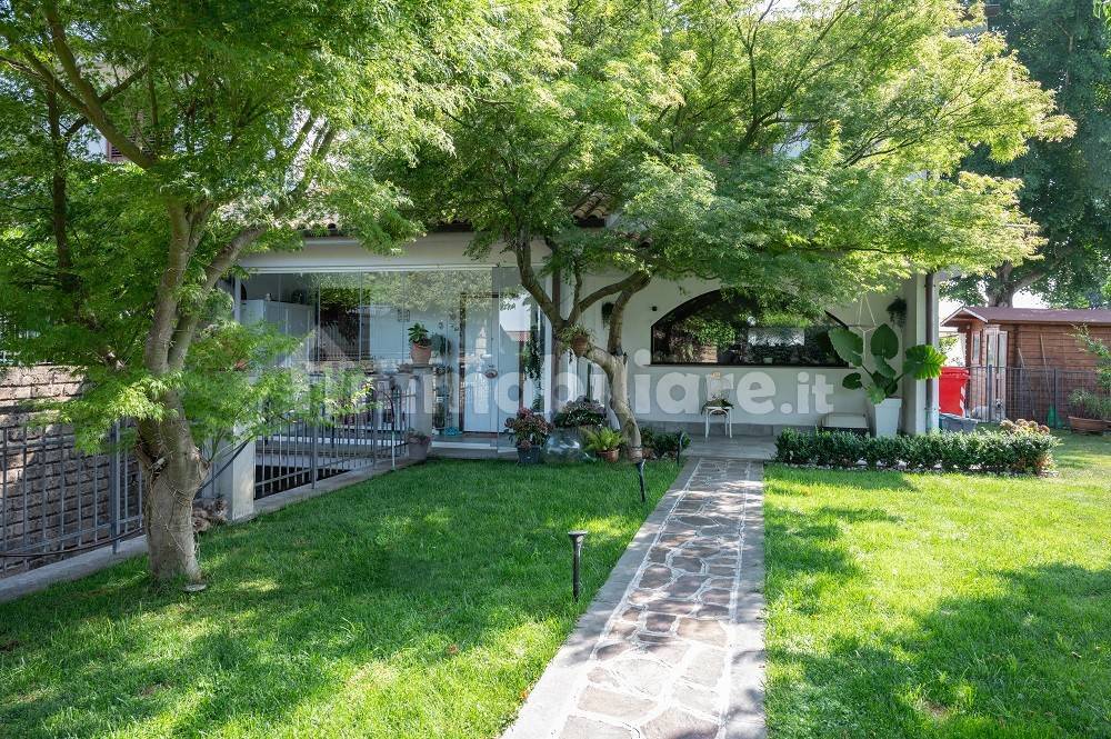 3 bedrooms Villa in Ariccia, Italy No. 356424