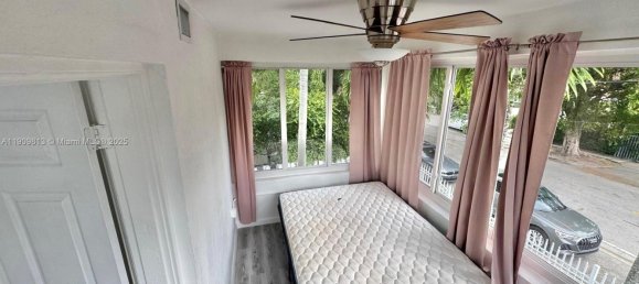 183.57m² Land for sale in Miami, Miami-Dade, Florida, USA № 614186 4
