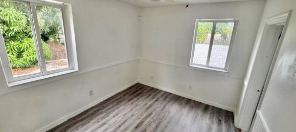 183.57m² Land for sale in Miami, Miami-Dade, Florida, USA № 614186 13